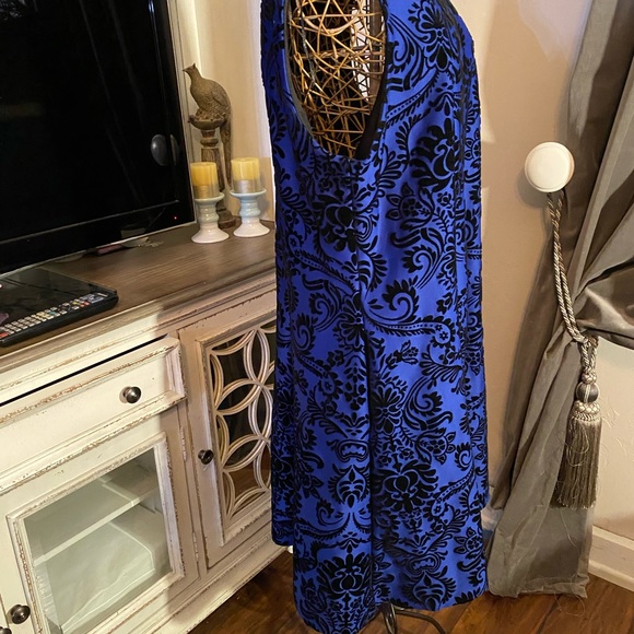 Dress with pockets - Picture 2 of 9